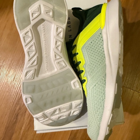 Athletic Propulsion Labs Women’s Techloom Tracer SZ 6 - Picture 2 of 3